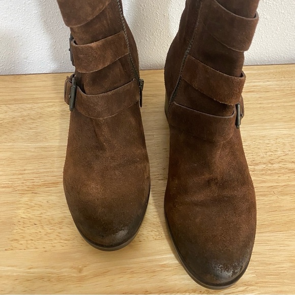 Clarks Elvina Haze Dark Brown Suede Leather Buckle Detail Ankle Boot Bootie 6 - Picture 3 of 8